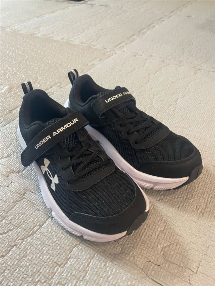 언더아머 아동 운동화(220) 새상품--0