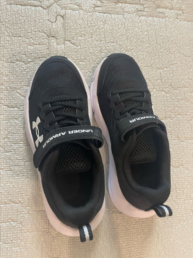 언더아머 아동 운동화(220) 새상품--2