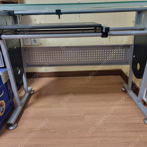 유리 컴퓨터 책상