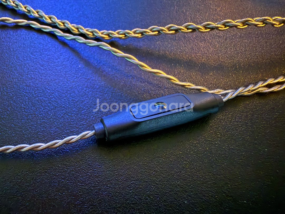 젠하이저 ie시리즈 전체호환 3.5mm 케이블 팝니다.--3