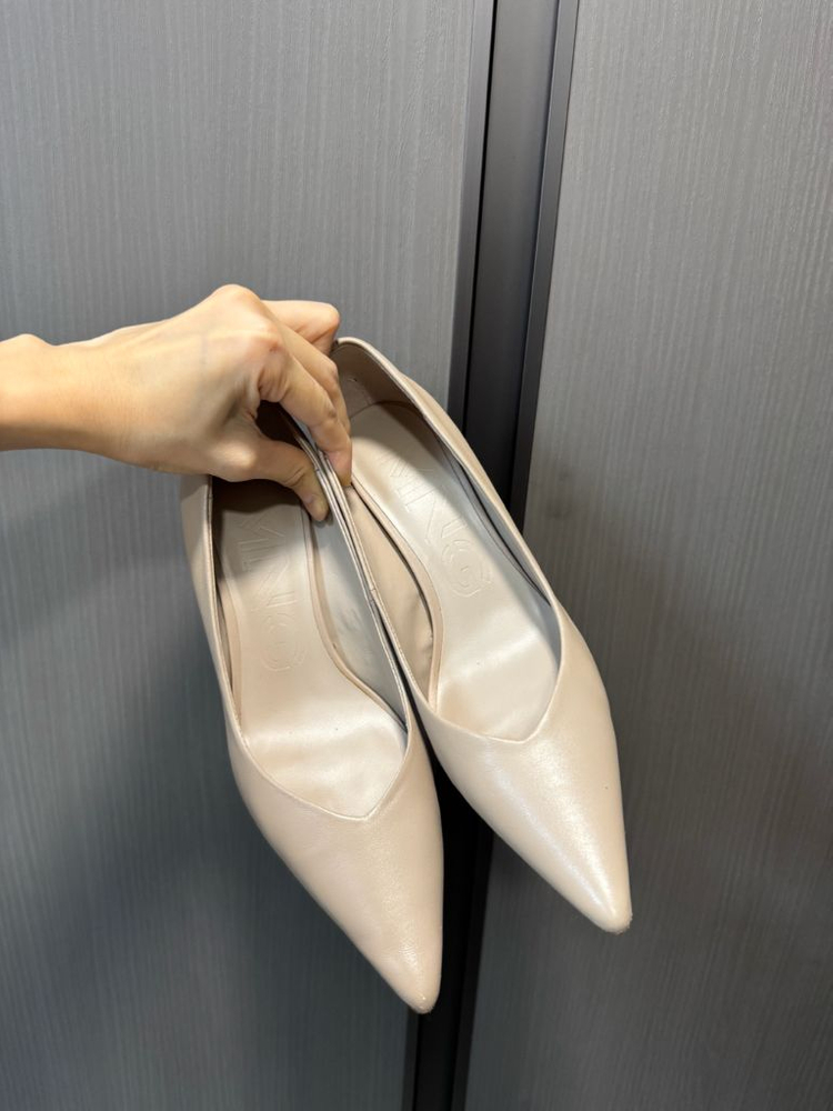 MANGO 천연가죽 스틸레토 힐 37사이즈(240)--1