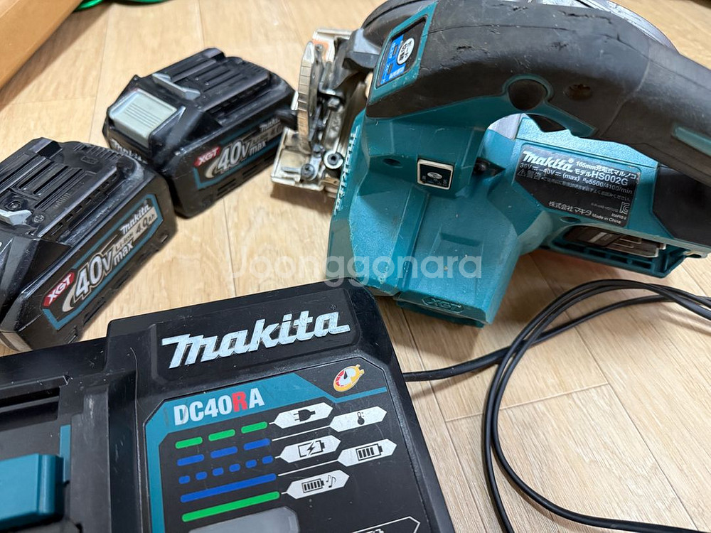 마끼다 무선원형톱 HS002G세트 판매합니다.--0