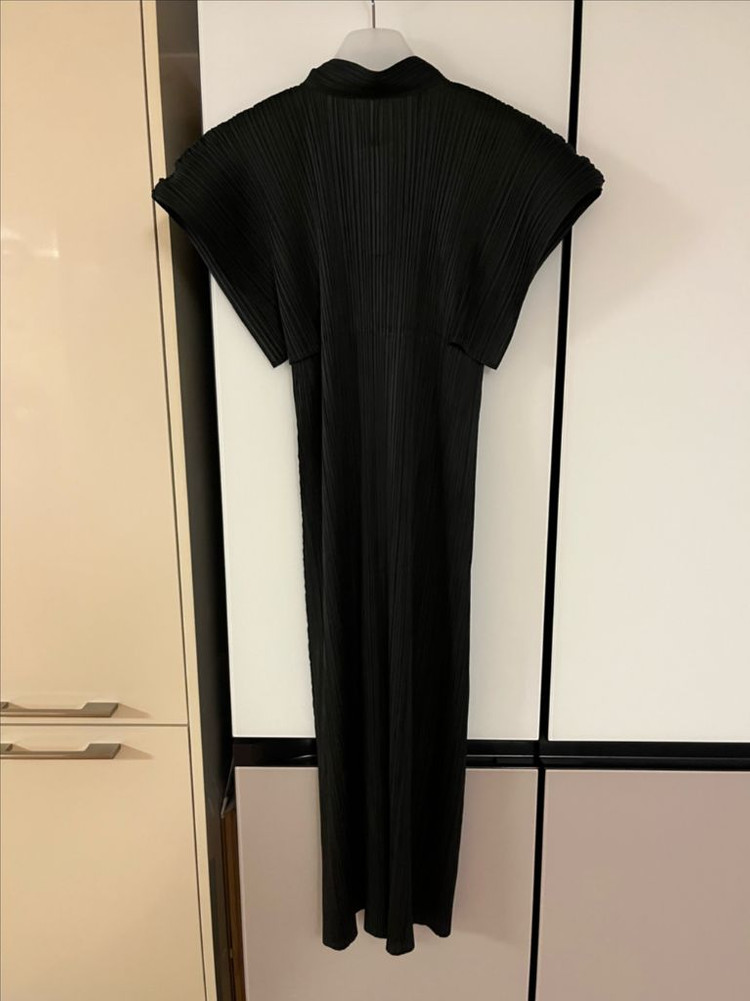 플리츠플리즈 24년 8월 먼슬리 원피스 에쉬 컬러--1