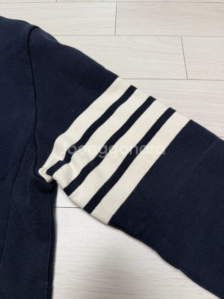 정품)톰브라운 남성 맨투맨 3사이즈--3