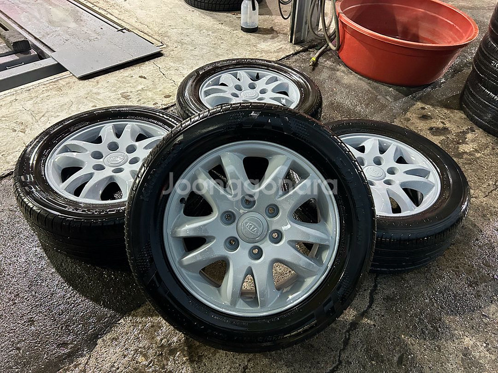 그랜드카니발 그랜드스타렉스 순정 17인치 휠타이어--0