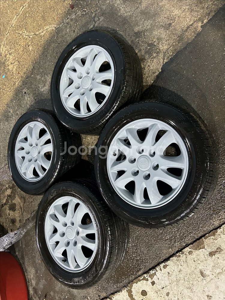 그랜드카니발 그랜드스타렉스 순정 17인치 휠타이어--1