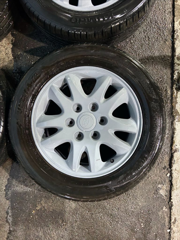 그랜드카니발 그랜드스타렉스 순정 17인치 휠타이어 이미지