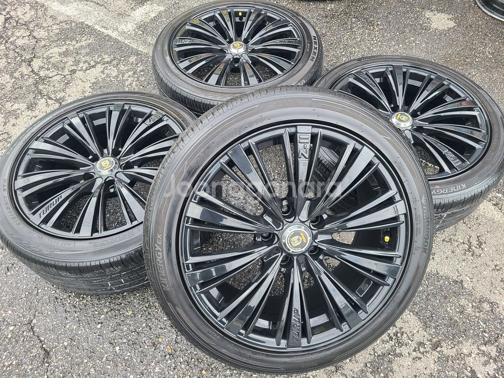 마르셀로 17인치 2154517 휠타이어 팝니다--0