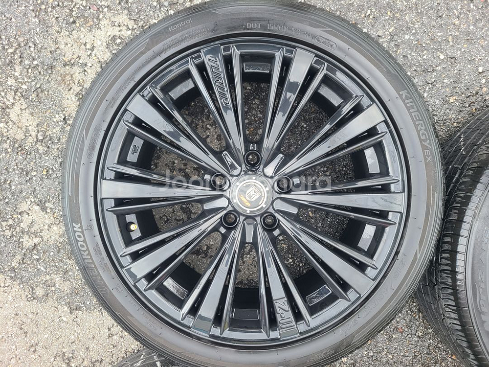 마르셀로 17인치 2154517 휠타이어 팝니다--1