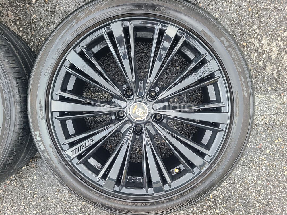 마르셀로 17인치 2154517 휠타이어 팝니다--4