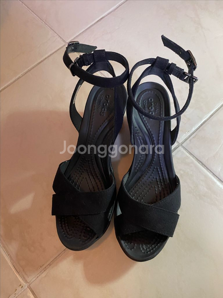 크록스 웨지 샌들(235/블랙)--0