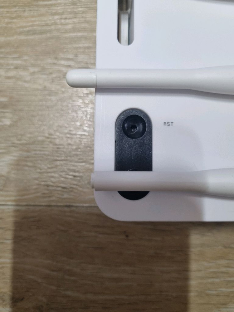 ipTIME 유무선공유기(A3004NS) 팝니다--1