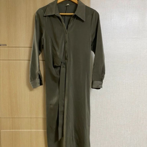 카키 새틴 블라우스 벨티드 셔츠 원피스