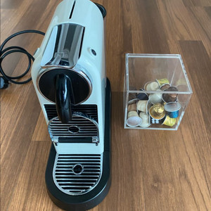 네스프레소 시티즈 커피캡술 머신 아크릴빅스+캡슐 23개