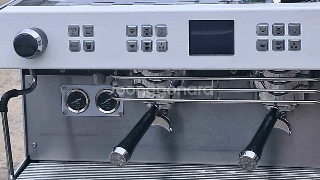 달라꼬르떼 아이콘 커피머신--1