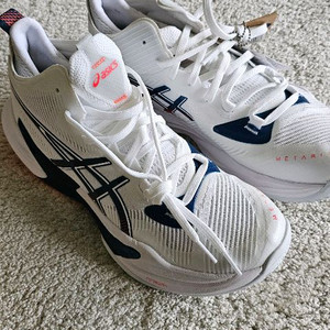 아식스 메타라이즈2 화이트/마코블루 배구화 275mm