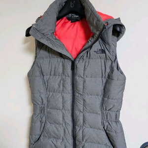 노스페이스 550필 경량 거위털 조끼