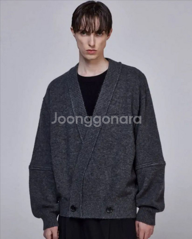 (52 새제품)송지오 24FW 바이어스컷 가디건--0