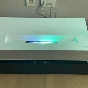 LG 시네빔 HU85LA 4K 프로젝터 박스풀 판매