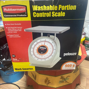 러버메이드 Pelouze 세척 가능 저울 900g