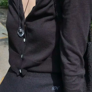 타낫 에센스 라운드 가디건 블랙