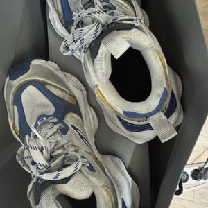 발렌시아가 카고 스니커즈