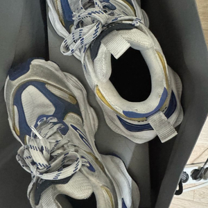 발렌시아가 카고 스니커즈