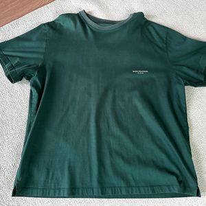 [52] 우영미 그린 코튼 스퀘어 라벨 티셔츠