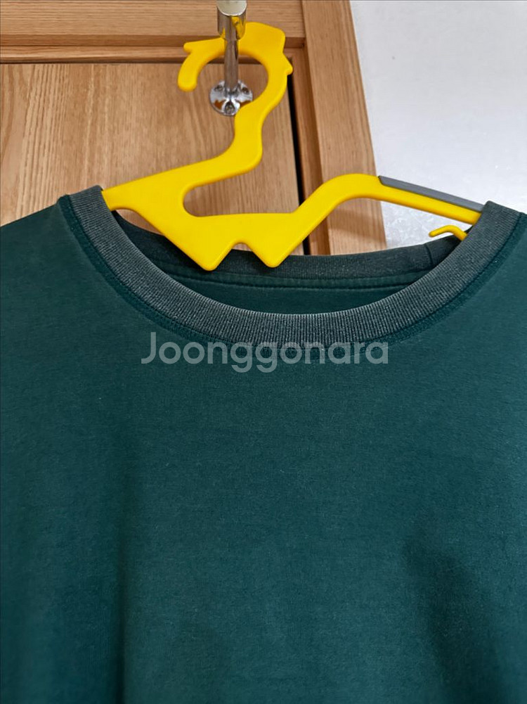 [52] 우영미 그린 코튼 스퀘어 라벨 티셔츠--3