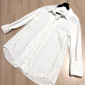 한섬 마인 진주단추 레이스 바스락 에이라인 블라우스셔츠