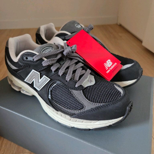 뉴발란스2002RNC