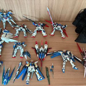 RG건담 가조립 세트로 판매합니다