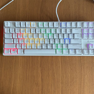 [상태 최상] 에이투 게이밍 키보드 화이트 ag0301