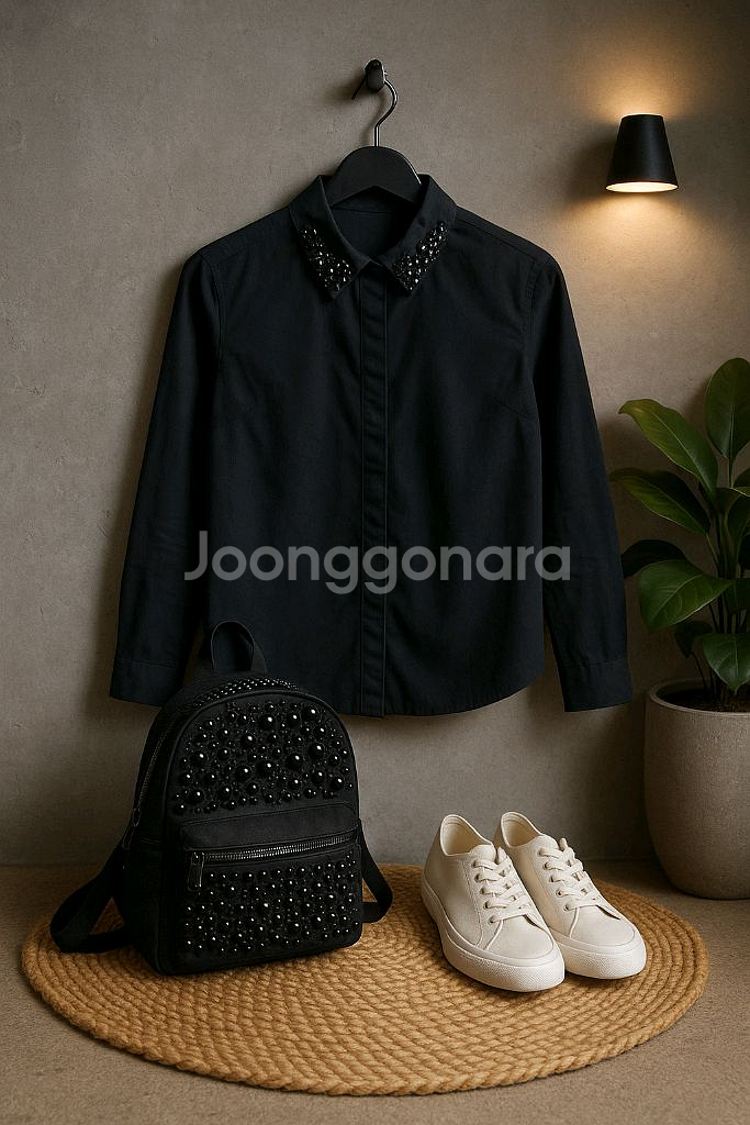 MIXXO 블랙 카라 데코 셔츠--0