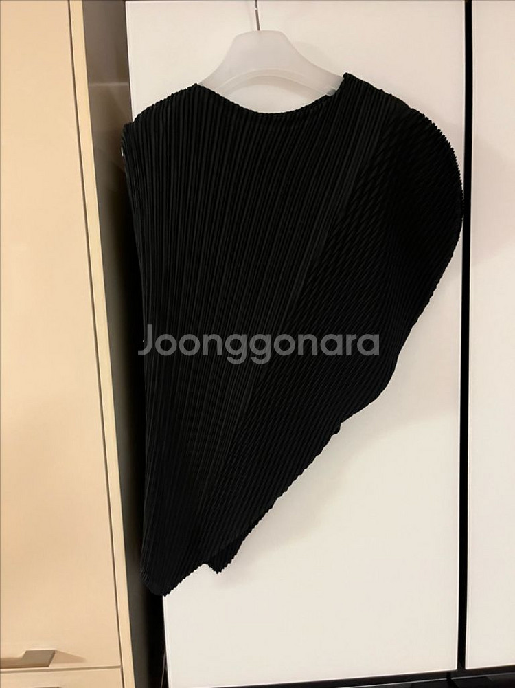 이세이미야케 리프 플리츠 탑 블랙 사이즈2--1