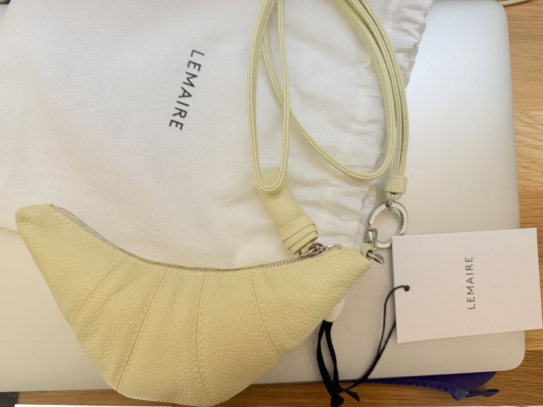 르메르 크루아상 코인펄스 네크리스 더스티옐로우