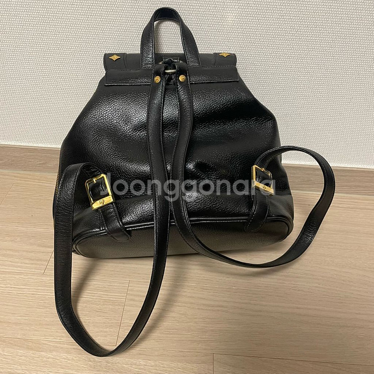 MCM 오리지날 버킷백 여성 가죽 백팩 블랙 금장 포인--6