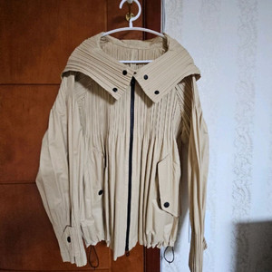 이세이미야케저운티 쟈켓 베이지