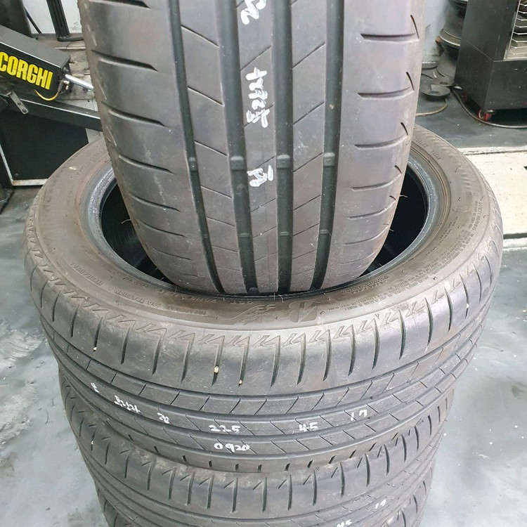 225 45 17 2254517브릿지투란자 런플 한대분 이미지