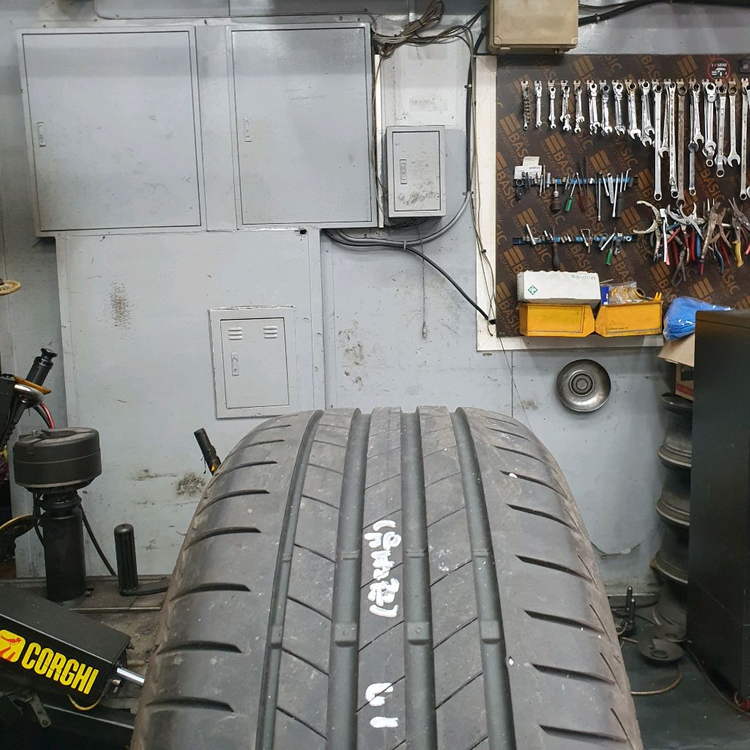 225 45 17 2254517브릿지투란자 런플 한대분 이미지