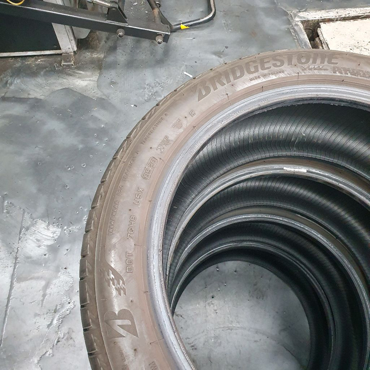 225 45 17 2254517브릿지투란자 런플 한대분 이미지