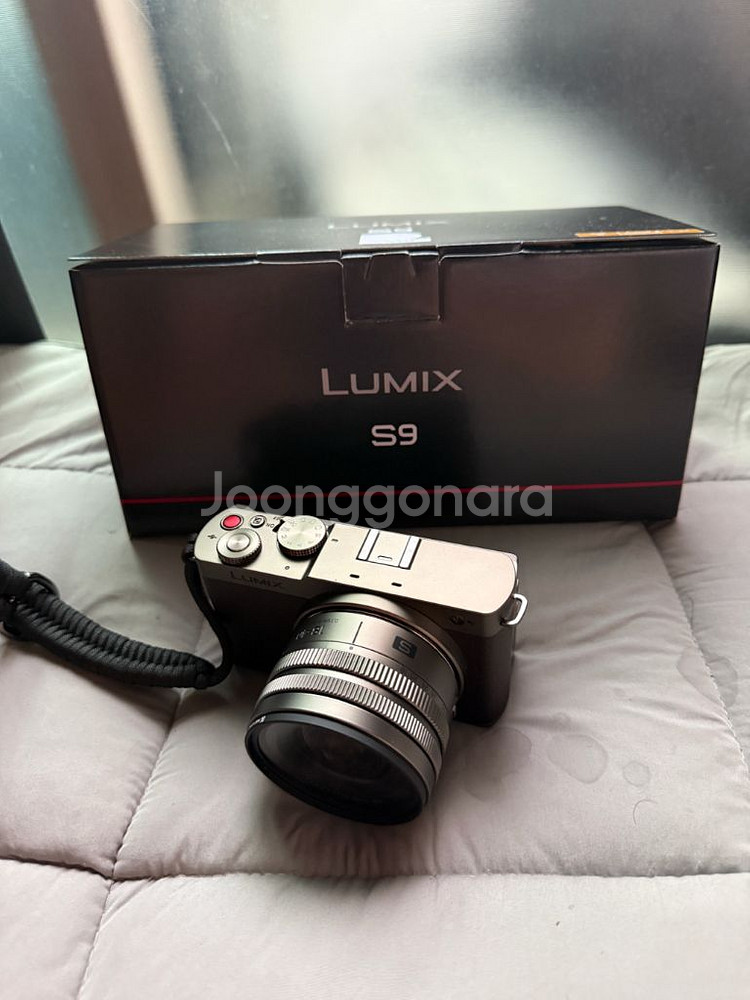 루믹스 s9+1840 티타늄골드 색상 팝니다--0