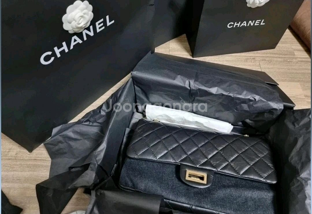 샤넬 2.55 빈티지 블랙 맥시 금장 새상품 보관--0