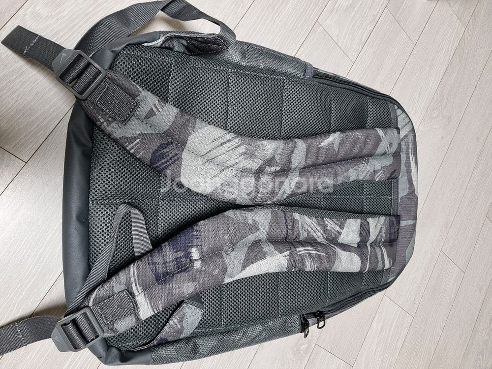 나이키 백팩 (택달린 새재품입니다)--3