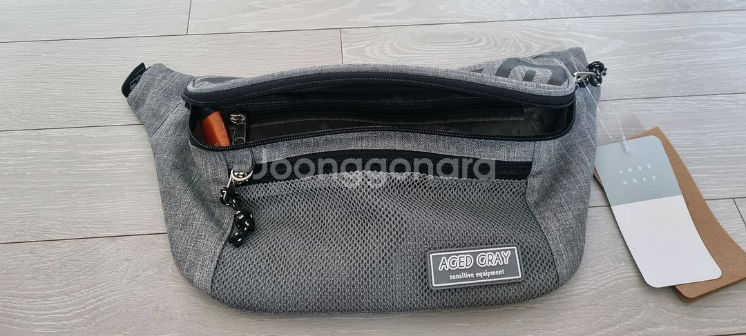 새상품 힙색 판매합니다--2