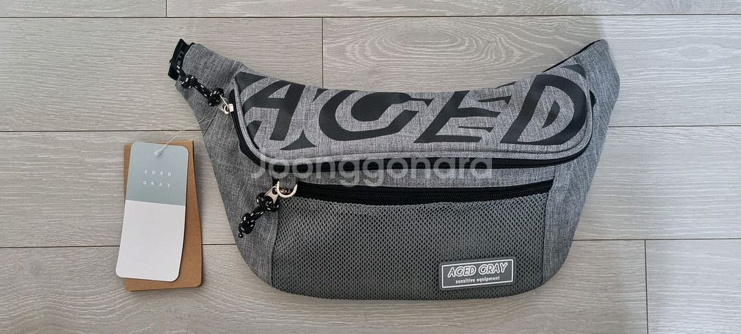 새상품 힙색 판매합니다--1