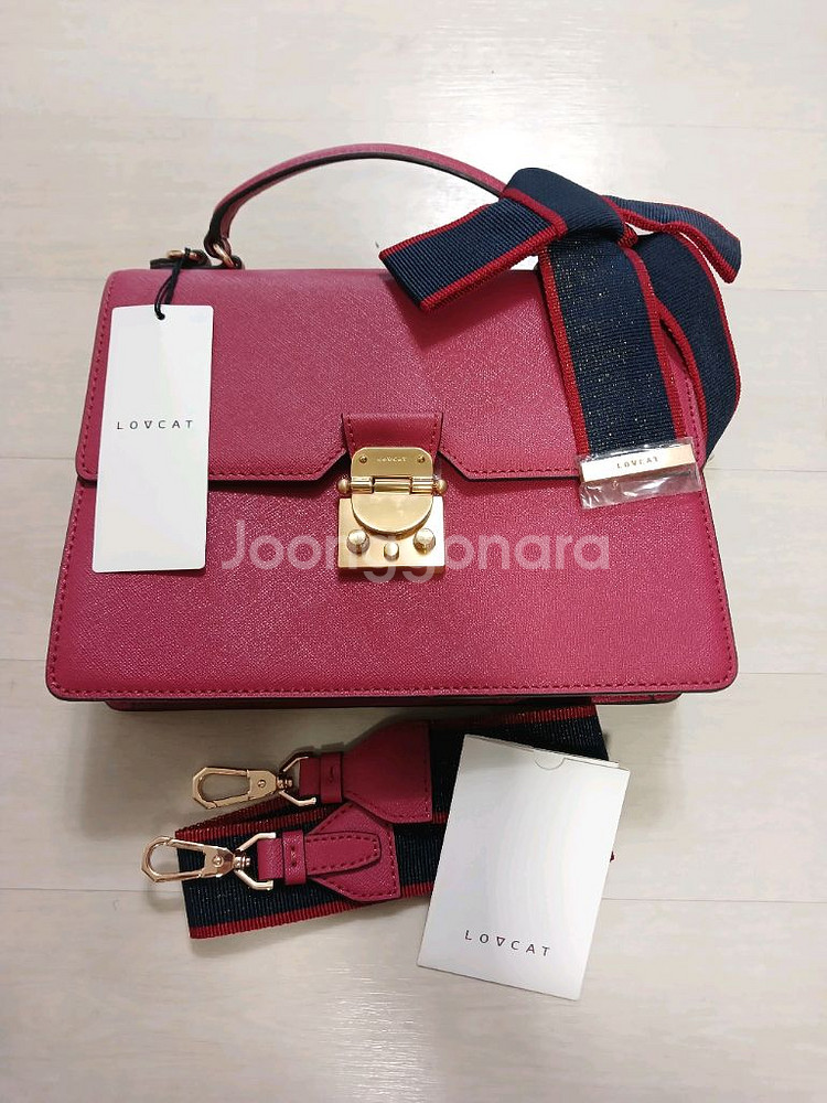 새상품 러브캣 소가죽가방 398000--0