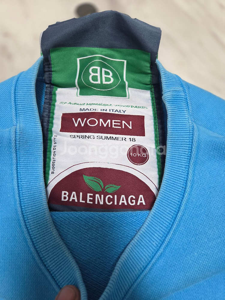 발렌시아가 오버핏 맨투맨--2