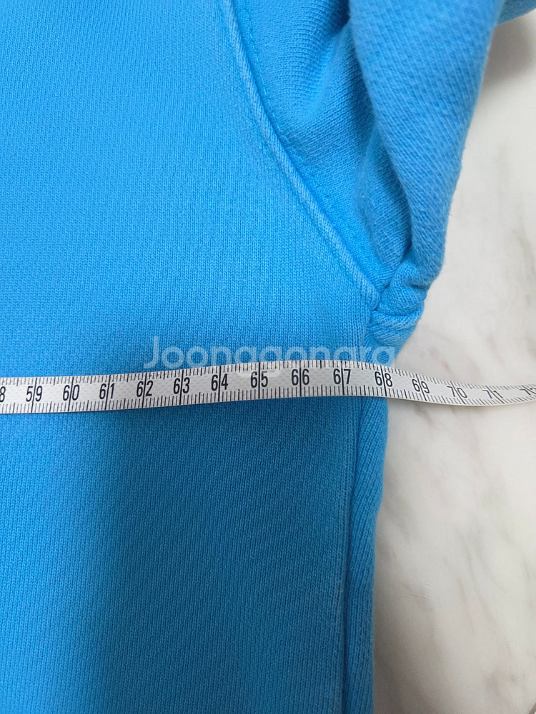 발렌시아가 오버핏 맨투맨--3