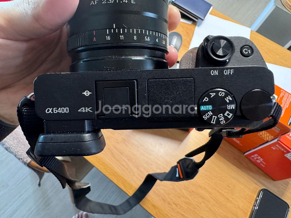 소니 미러리스 카메라 a6400(본체) + 렌즈3개--3